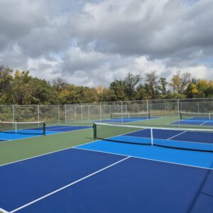 Resurfacing tennis court